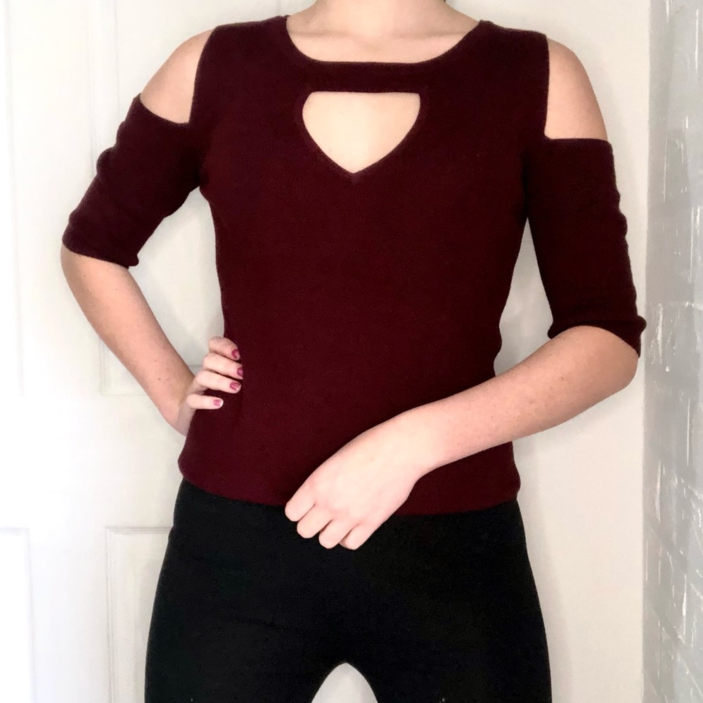 Bold elements cut out top size small